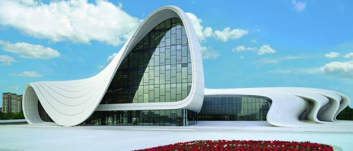 Əmlak məsələləri üzrə hüquqşünaslarımız və məsləhətçilərimiz vasitəsilə daşınmaz əmlakın və torpağın alınması zamanı zəruri olan hüquq xidmətləri təqdim edirik.